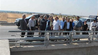 محافظ المنيا يتفقد مواقع مخرات السيول للتأكد جاهزيتها