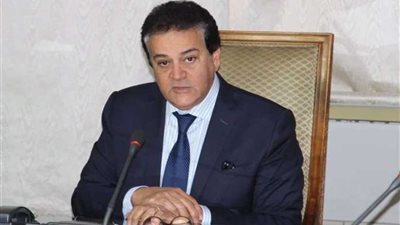 عاجل.. وزير التعليم العالي يعلن عن 100 جائزة خلال افتتاح معرض القاهرة الدولي السادس للابتكار