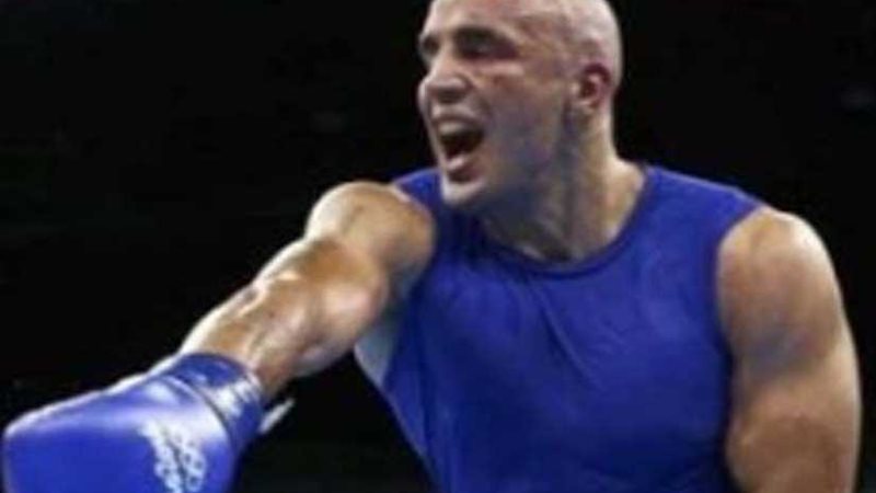 عرابي الملاكمة يتأهل