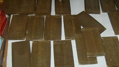 القبض على عاطلين بحوزتهما كيلو وربع حشيش في المقطم