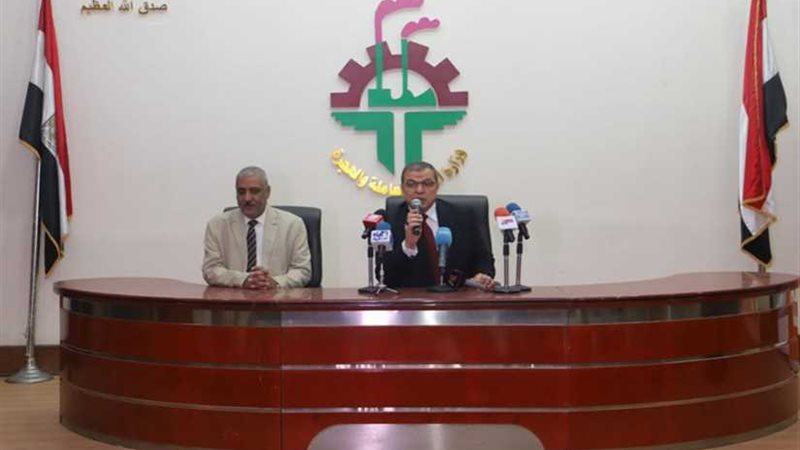 سعفان يسلم 376 عقد