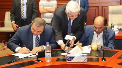 عاجل..اتفاقية عمل جماعية لصرف علاوة 10% للعاملين بالقطاع الخاص