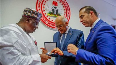 رئيس النواب يلتقي رئيس مجلس الشيوخ النيجيري