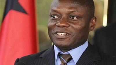 رئيس غينيا بيساو يعزل الحكومة قبل الانتخابات الرئاسية