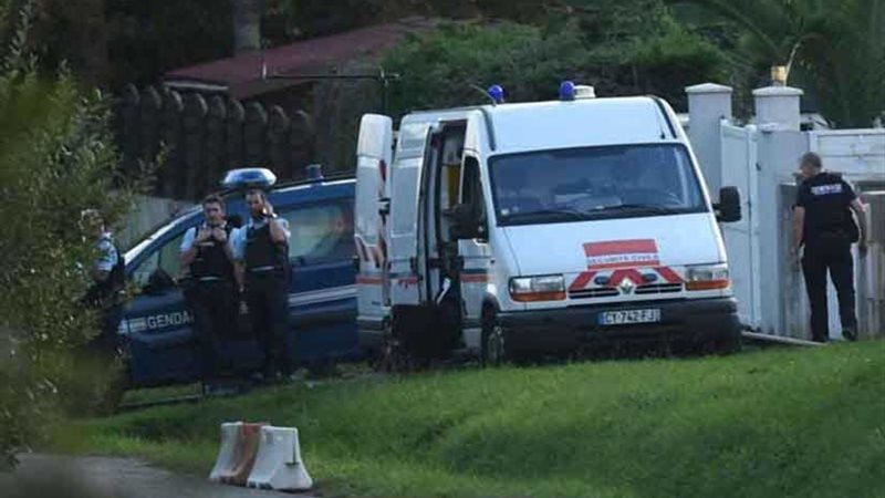 ماكرون يدين اعتداء