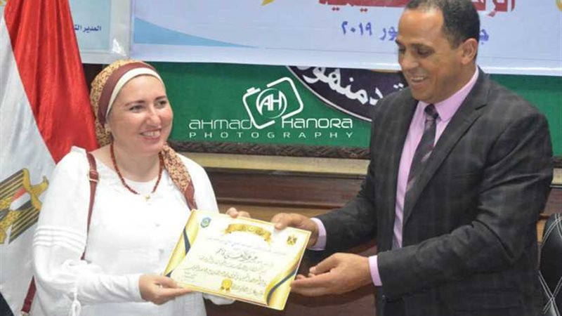 تكريم رئيس قسم الآثار