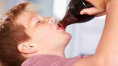 تحذير للطلاب.. هذا ما تفعله مشروبات الطاقة بالجسم