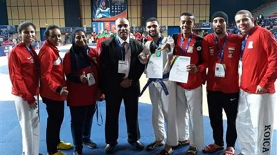 عمرو سليم يهنئ مؤمن عباس لحصده برونزية أوروبا للبارا تايكوندو