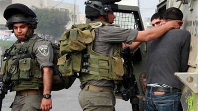 الاحتلال الصهيوني يختطف طالبا فلسطينيا خلال اقتحام مدرسة بالقدس