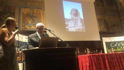 عاجل.. زاهي حواس يكشف سر موت الفرعون الذهبي