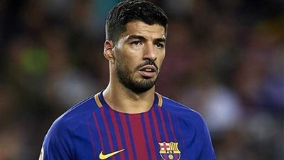 سواريز يغيب مباراتين عن برشلونة بسبب الإصابة