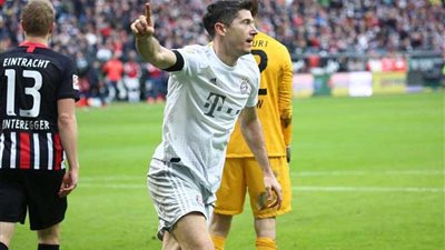 سقوط البايرن بخماسية أمام فرانكفورت يستحوذ على اهتمام الصحف الألمانية