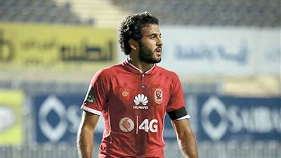 مروان محسن يبدأ تصميم قناع الوجه الجديد