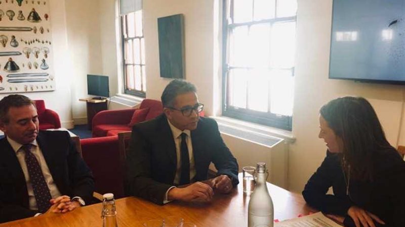 وزير الآثار يبحث