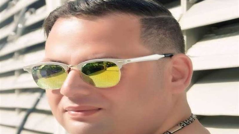 المطرب أيمن شكري