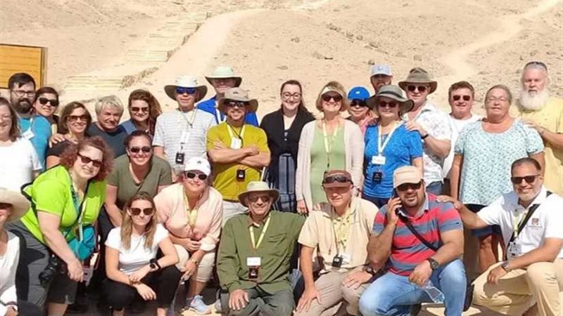 وفد أمريكي يزور منطقة