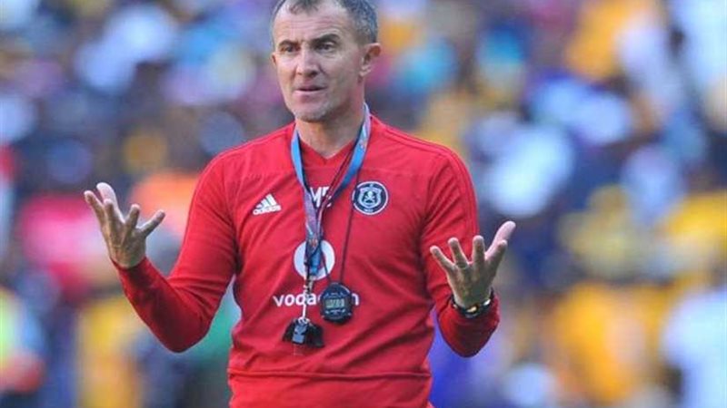 ميتشو يشكو من ملعب