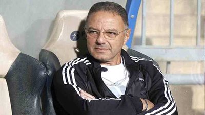 طلعت يوسف: الوصول لنهائي البطولة حلم.. والفوز على المحرق البحريني خادع