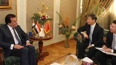 وزير التعليم العالي يستقبل سفير الصين بالقاهرة