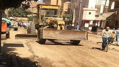 بتكلفة 3 ملايين جنيه.. المنيا تعيد رصف وتوسعة طريق 398 بملوي بالمنيا