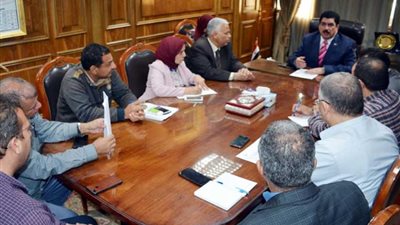 محافظ القليوبية يناقش دفع الأعمال بالمنطقة الاستثمارية ببنها