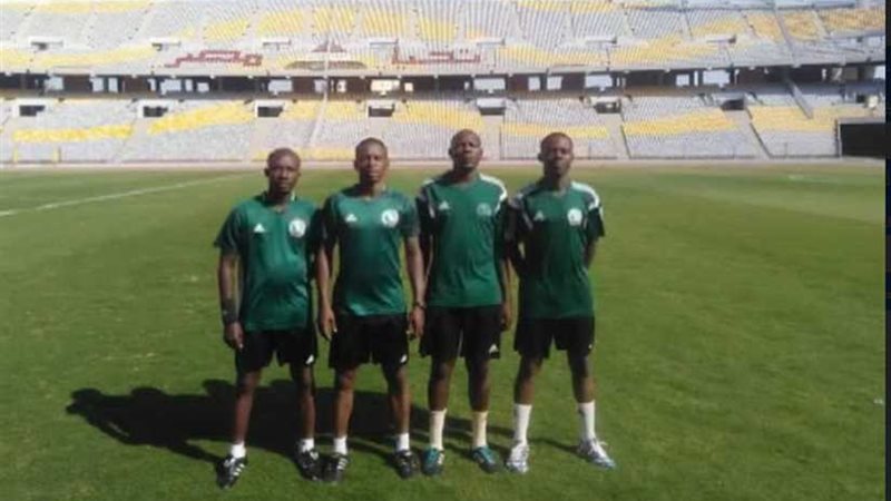 وصول حكام مباراة