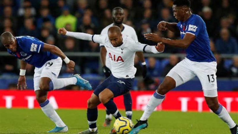 إيفرتون يتعادل مع