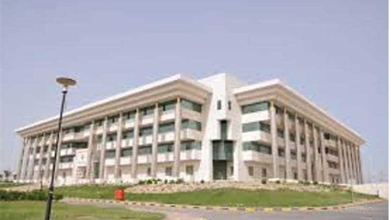 الكويت: إخضاع الوافدين