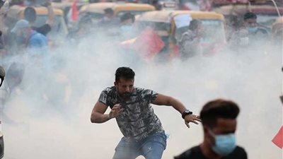الشرطة العراقية: انفجار بغداد نجم عن قنبلة صوتية بالقرب من المتظاهرين