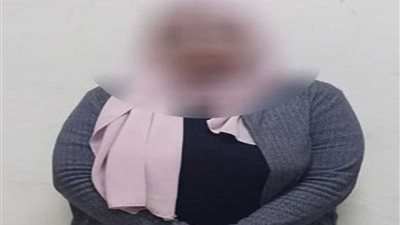 سيدة تستولي على 2.5 مليون جنيه بزعم توظيفها في تجارة مستحضرات التجميل