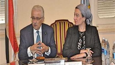 مسابقة لاختيار أجمل عمل فني باستخدام المخلفات بين طلاب المدارس