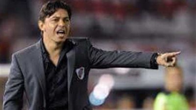 بتنبؤ مواطنه.. مدرب ريفير بليت يقترب من قيادة برشلونة