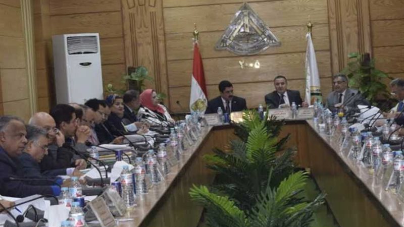 تقديرا لتضحيات والده: