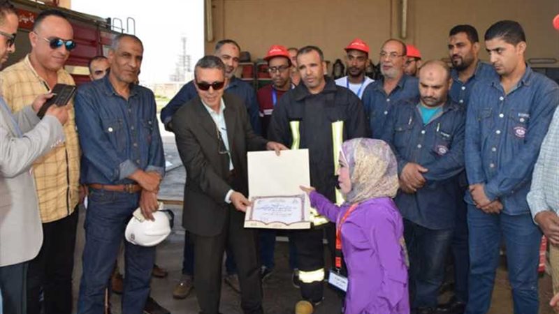 تسليم 25 عقد عمل