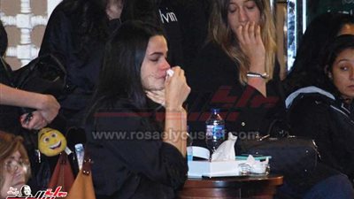 عاجل..خطيبة هيثم أحمد زكي تنهار فور وصولها العزاء