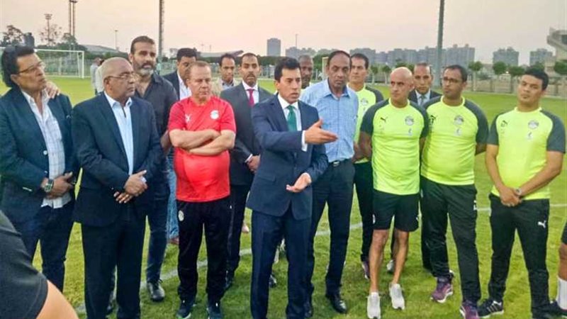 وزير الرياضة يؤازر