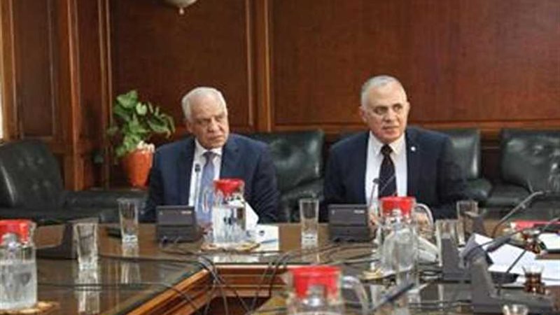 محافظ الجيزة ووزير