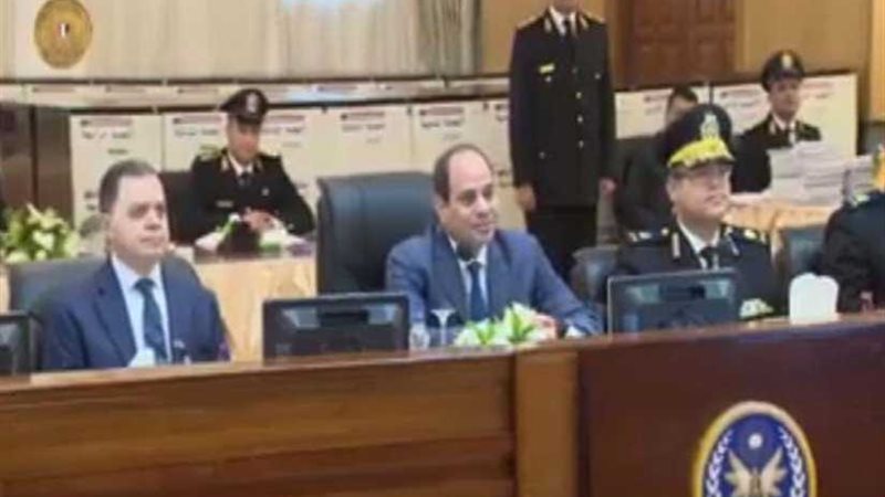 الرئيس السيسى يحضر