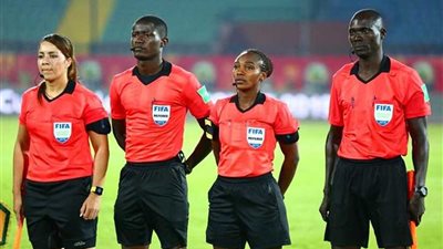 رئيس الكاف يشيد بالتحكيم النسائي