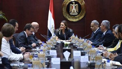 شركات أدوية عالمية تعلن توسع استثماراتها في مصر