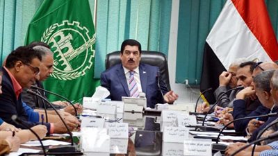 محافظ القليوبية يبحث اللائحة الجديدة للعليا للإعلانات