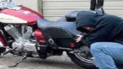 القبض على عامل حال سرقته دراجة بخارية في النزهة