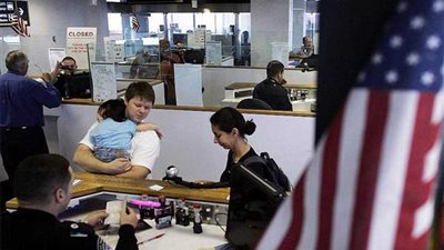 محكمة أمريكية تحسم جدل تفتيش هواتف المسافرين