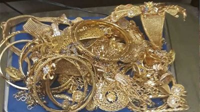 ضبط سيدتين حال بيعهما مشغولات ذهبية مسروقة بالجمالية