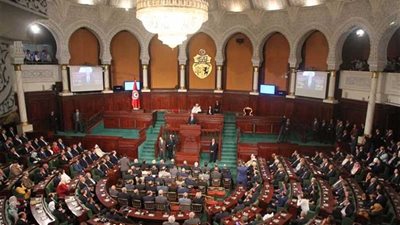 رئيس جامعة القناة يستقبل الطالب الحاصل على لقب أقوى ناشئ في العالم