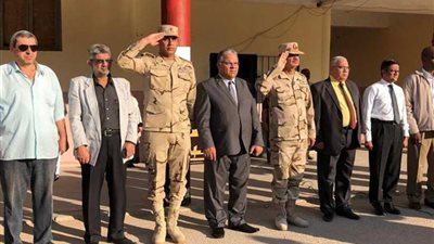 مدير تعليم الإسماعيلية ومساعد قائد قوات الدفاع الشعبي يتفقدان مدرسة إبراهيم عثمان الثانوية الصناعية العسكرية