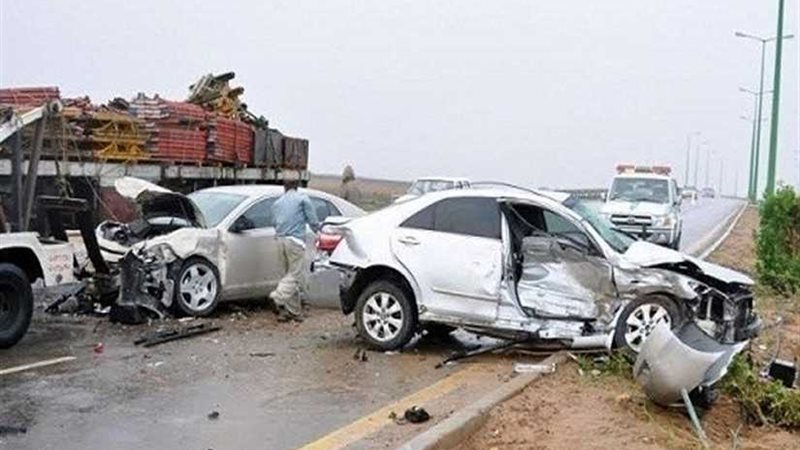 مقتل وإصابة 14 شخصًا