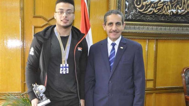 رئيس جامعة القناة