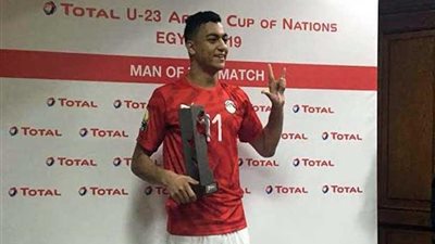 مصطفى محمد أفضل لاعب في مباراة الكاميرون ويتصدر ترتيب هدافي البطولة