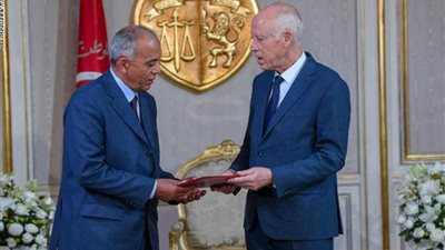 الرئيس التونسي يكلف مرشح 